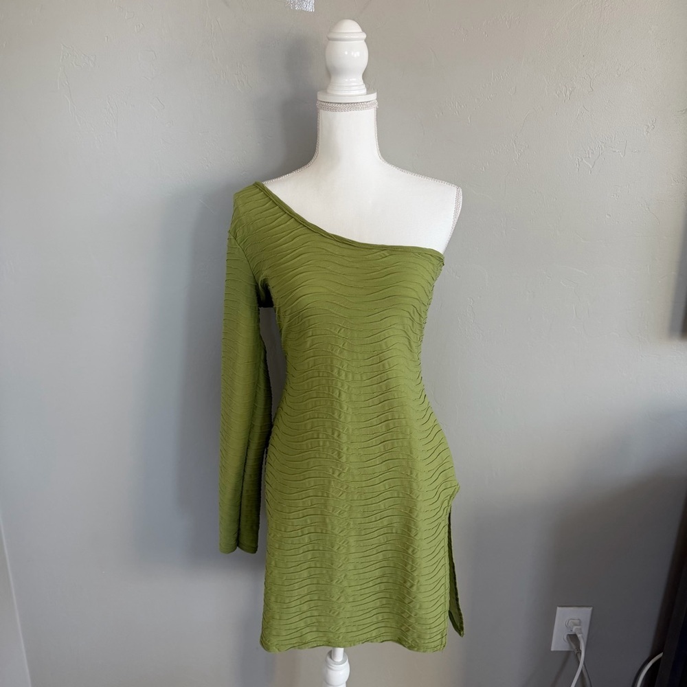 PrettyLittleThing Olive One Shoulder Dress
